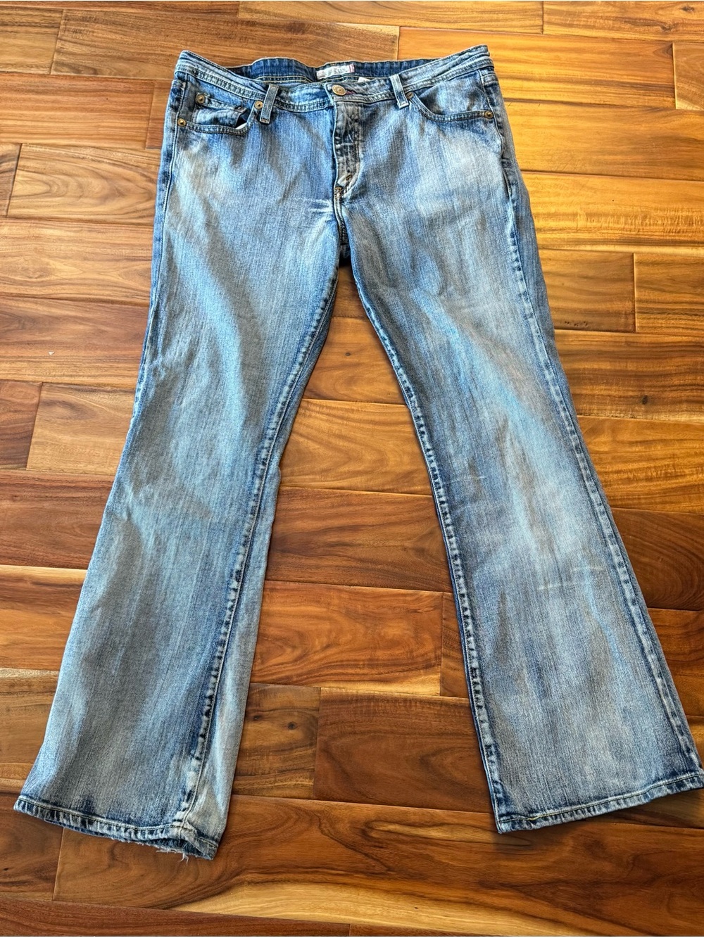 Levi’s 518  Y2K super low bootcut jeans